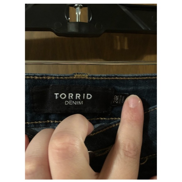 Curvy Skinny - Picture 3 of 4